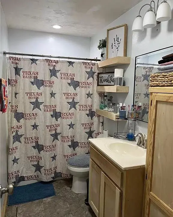 Bathroom of affordable home on 801 N Pino Street, Weslaco, Hidalgo County, TX, 78596
