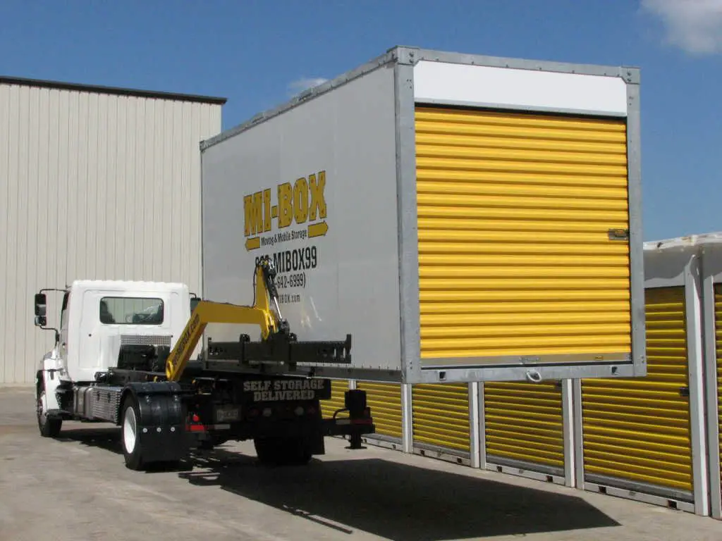 Jacksonville shipping container movers by MI Box